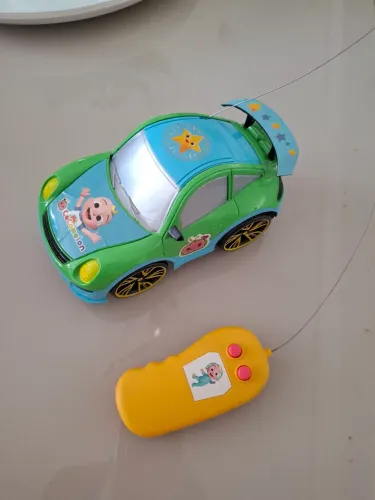 Carrinho de controle remoto CoComelon Novíssimo 2