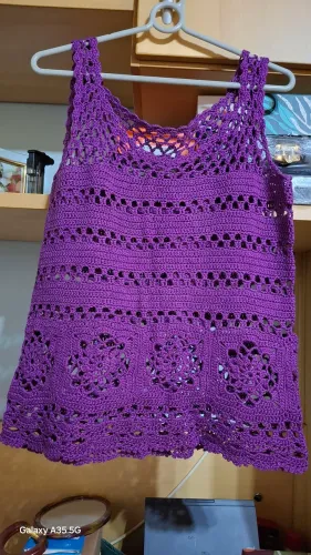 Blusa de Crochê Roxa Artesanal