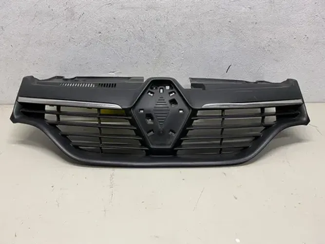 Grade Renault Sandero 2015 2016 21102105