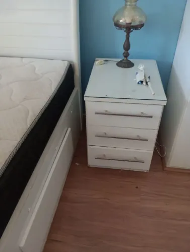 Cama de casal branca