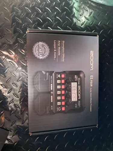 Pedaleira zoom g1 Four (seminova)