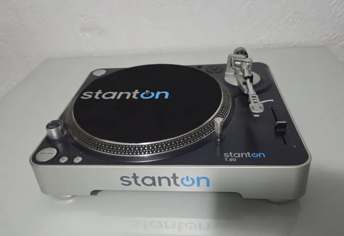 Toca-discos Stanton T.50