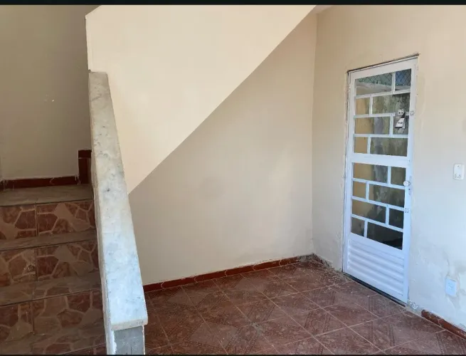 Alugo casa em Cavalcanti