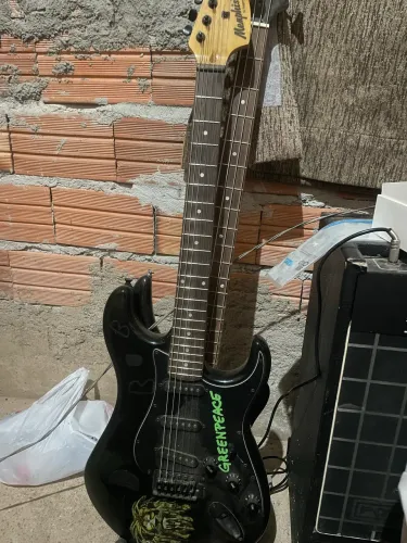 Guitarra Memphis MG32
