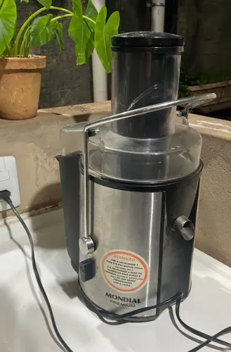 Centrifuga de frutas Mondial