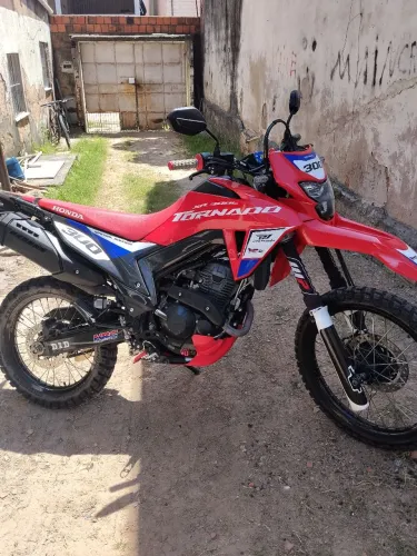 Vendo XR tornado 300L recebo carro ou moto