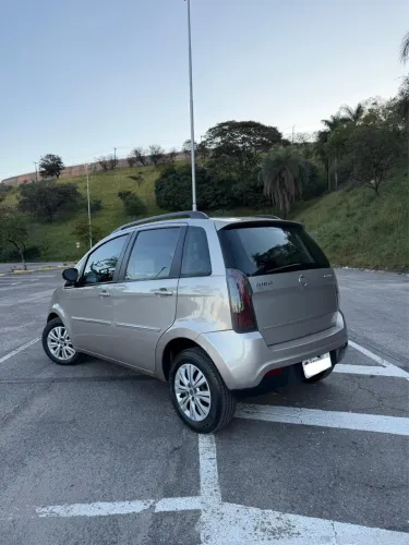 Fiat Idea Attractive 1.4 Fire Flex 8V 5P 2014