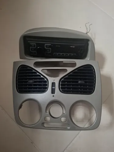 Vendo moldura original fiat palio 2010 com dia via Bluetooth