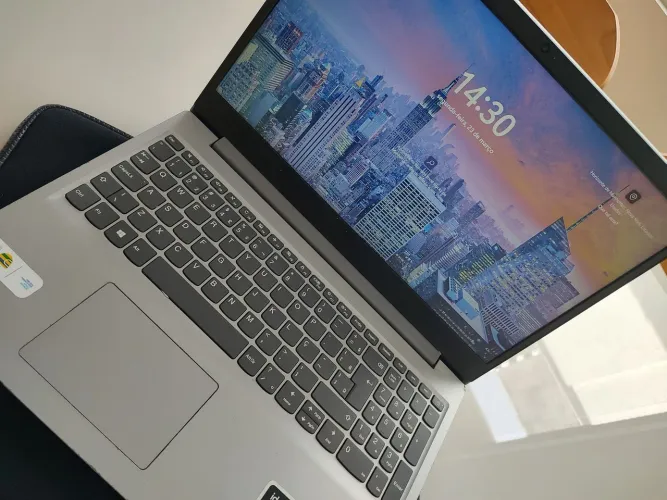 Lenovo ideapad S145 core i5 Ram8GB  1,14TB 128MB