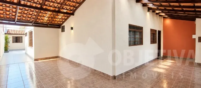 Casa para aluguel, 5 quartos, 1 suíte, 2 vagas, PACAEMBU - UBERLANDIA/MG