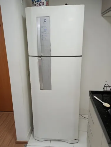 Frost free Eletrolux 480L em bom estado vendo barato