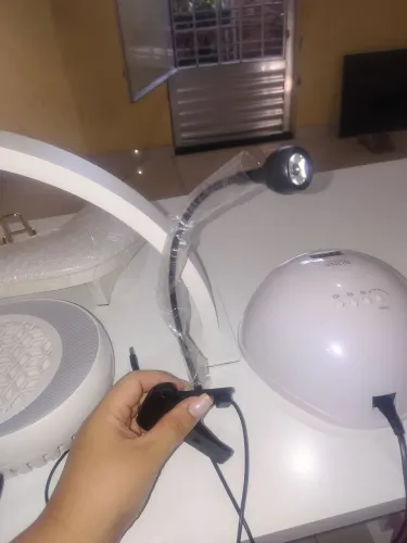 Vendo luz azul para secagem de unha