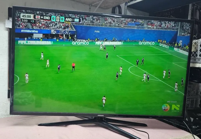 Tv samsung smarth 46 leia a descrição completa