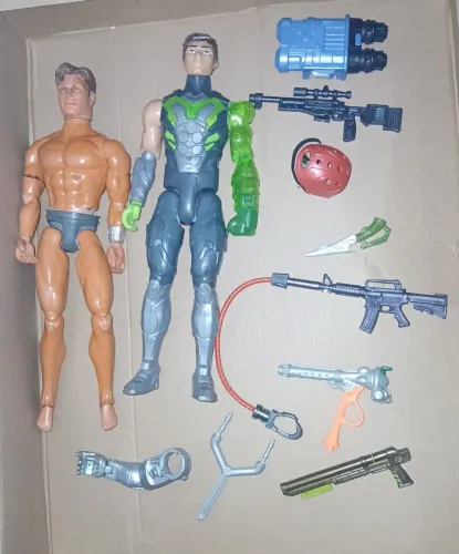 Bonecos max steel 02+ armas e acessórios