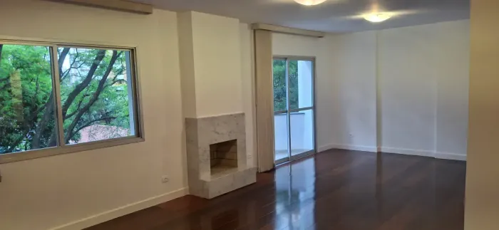 EXC. APTO C/ 155M² - COM EXCELENTE ILUMINAÇÃO NATURAL E COM VISTA PARA ÁREA VERDE.