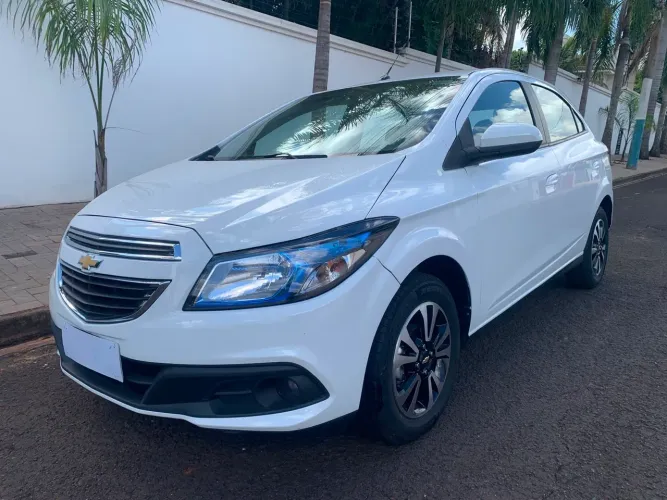 Chevrolet Onix Hatch LT 1.4 8V Flex Power Mec. 4P 2014