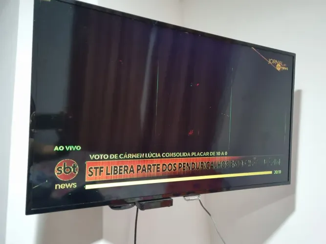 Smart tv Phillips 40' com defeito