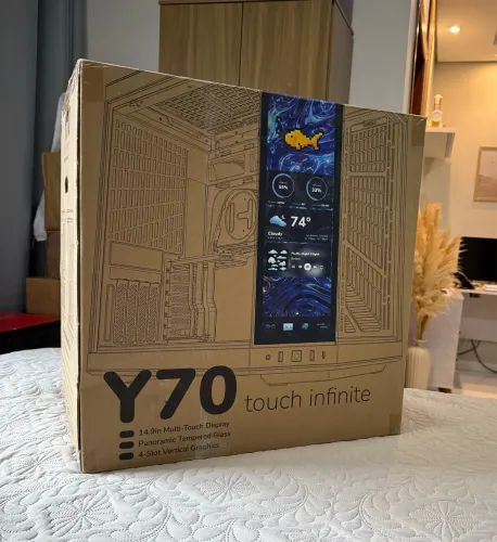 Gabinete Hyte Y70 Touch Preto LACRADO 