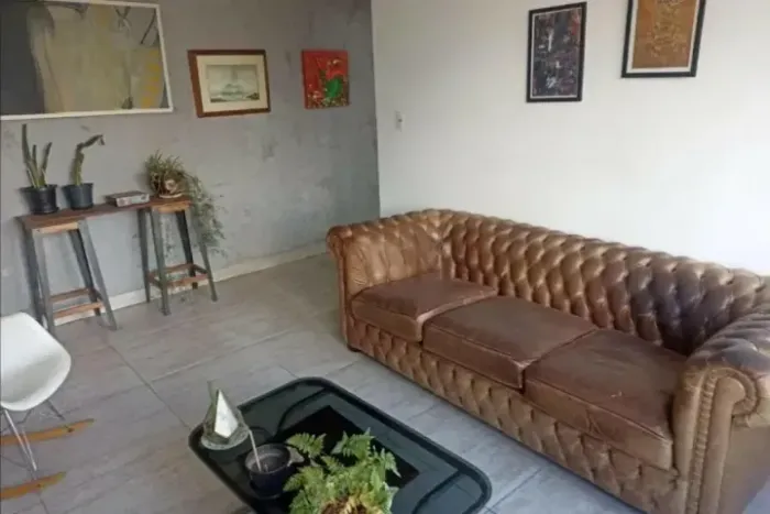 SOFÁ CHESTERFIELD ORIGINAL 3 LUGARES - COURO LEGÍTIMO