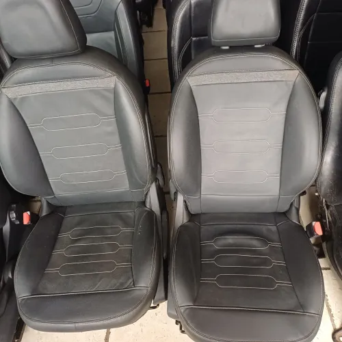 Banco da Duster semi novo em couro completo, Duster, Stewey ou sandero 2018
