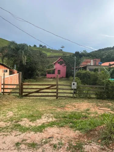 Chalé beira do rio Monte Verde