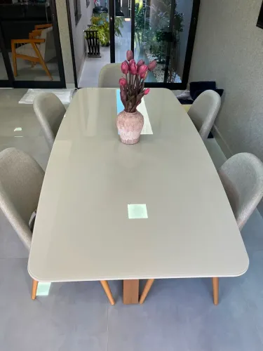 Mesa de Jantar 6 lugares + cadeiras