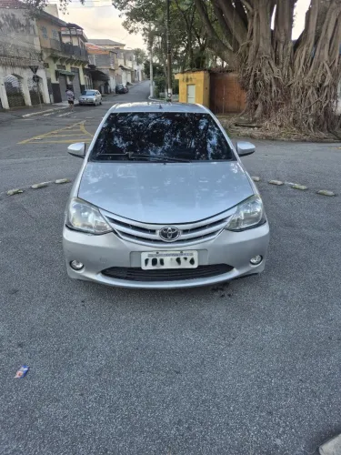 Toyota Etios X 1.3 Flex 16V 5P Mec. 2014