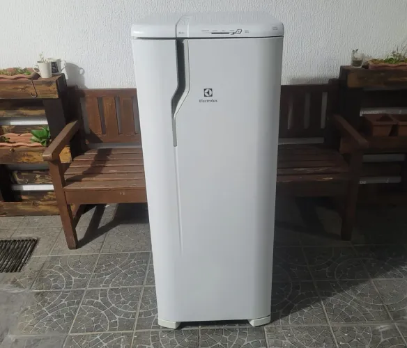 Geladeira Electrolux RE31 + entrega gratis em Sorocaba.