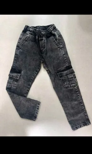 Calça cargo baggy.