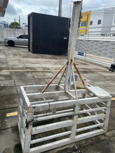 Lixeira de calçada galvanizada