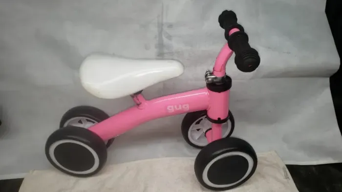Bicicleta Infantil de Equilibrio 4 Rodas Rosa - Gug
