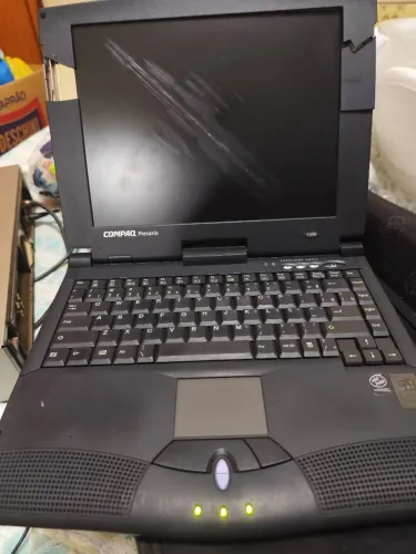 Dell Inspiron 1545 e Compaq Presario 1200