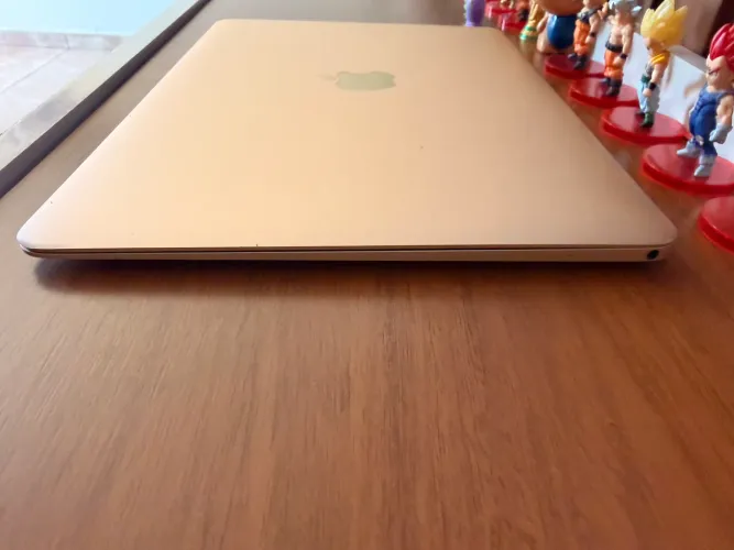 MacBook Air 512GB ssd 8GB de ram tela retina Dourado