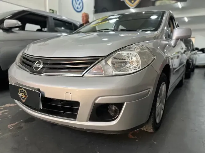 Nissan Tiida Sedan 1.8 16V Flex Fuel 4P 2012