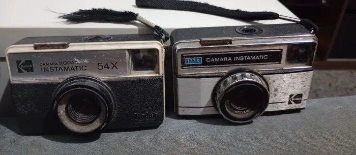 Duas câmeras fotográficas Kodak 54X e 177Xx Instamatic