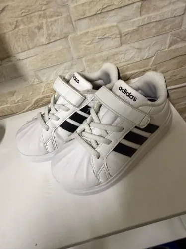 Tênis infantil adidas número 25