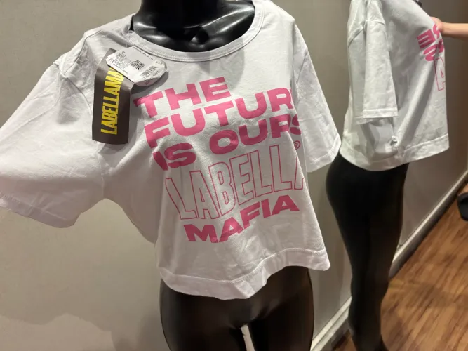 Blusa cropped Labellamafia 