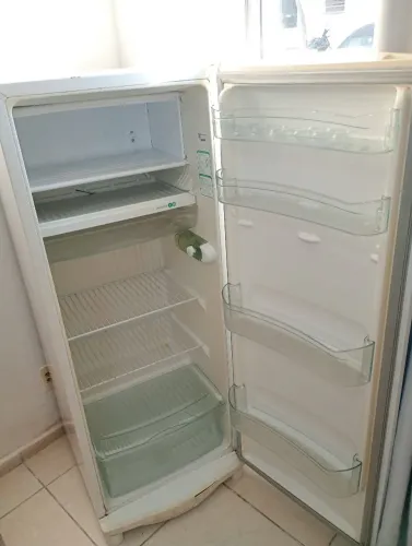 Geladeira Consul 220v