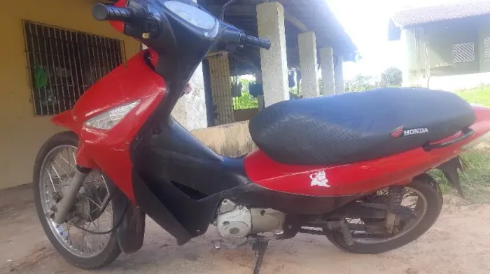 Honda Biz vermelha 125c