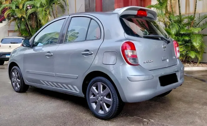 Nissan March SR 1.6 16V Flex Fuel 5P 2014
