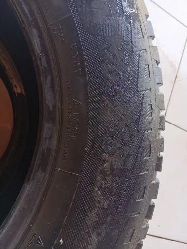 Pneus 265/65 R17 