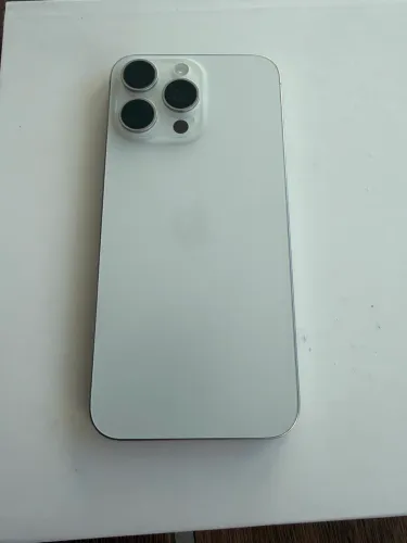 iPhone 15 pro max branco