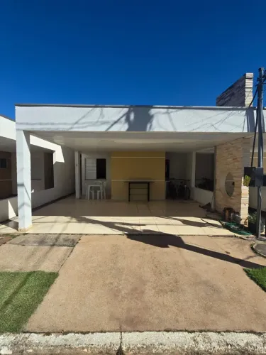 Casa para Aluguel ou Venda no Condomínio Fechado Mônaco com Energia Solar