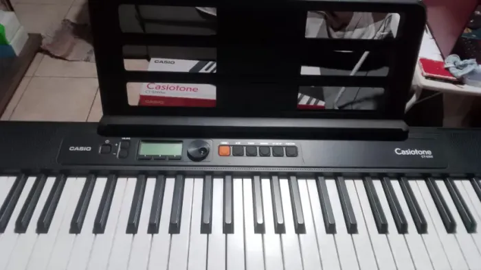 Teclado Casio Casiotone CT-S200, funcionando perfeitamente