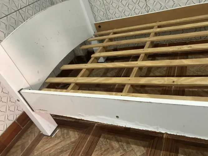 Vendo cama de solteiro