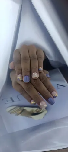 Alongamentos de unha,banho de gel, blindagem, manicure e pedicure