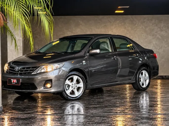 Toyota Corolla GLI 1.8 Flex 16V Aut. 2014