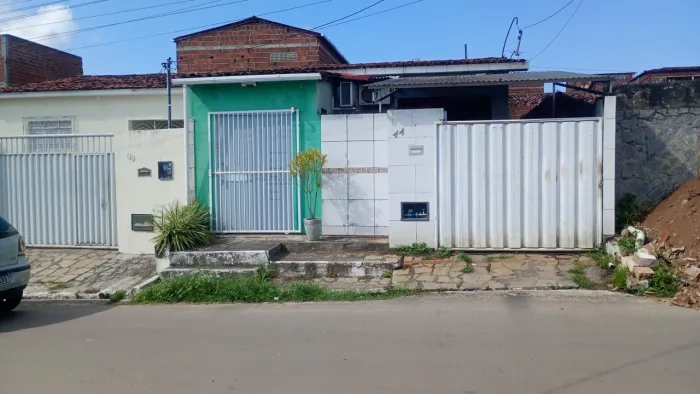Casa com ponto comercial em Bayeux 