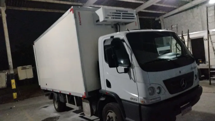 Acello 815 semi novo