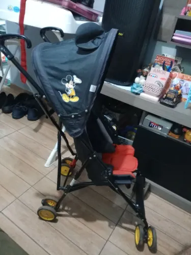 Carrinho de Bebê Mickey